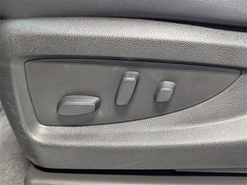 Used 2020 GMC Yukon SLT w/ Premium Edition image 13