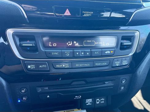 Used 2022 Honda Pilot Black Edition image 16