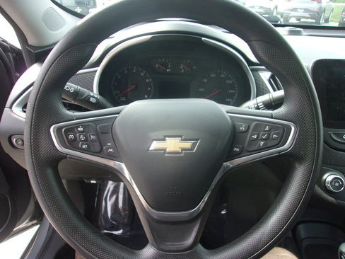 Used 2023 Chevrolet Malibu LS w/ Driver Confidence Package FWD image 9