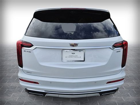 Used 2021 Cadillac XT6 Premium Luxury w/ Platinum Package image 3