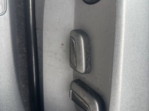 Certified 2023 Volkswagen Taos SE FWD image 26