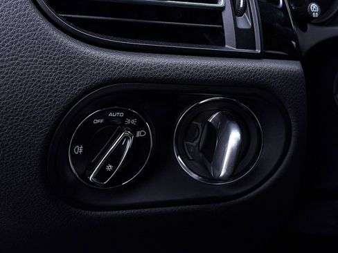 Used 2024 Porsche Macan image 20