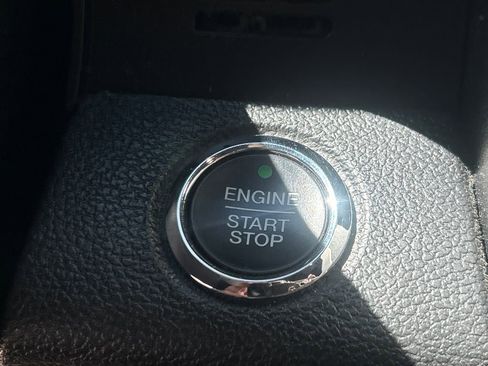 Used 2016 Ford F150 Platinum w/ Equipment Group 701A Luxury image 13