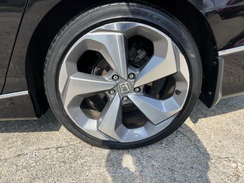 Used 2018 Honda Accord Touring image 33