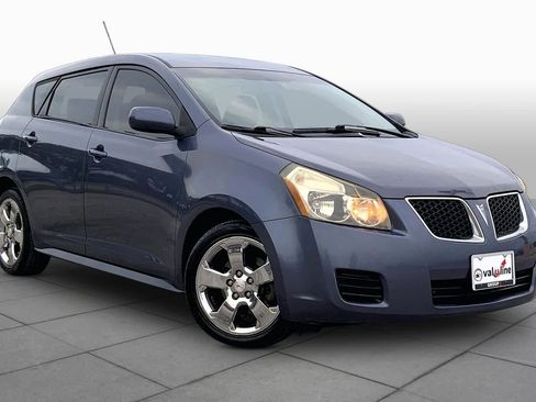 Used 2009 Pontiac Vibe w/ Preferred Package FWD image 2