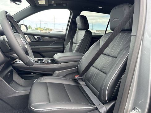 New 2026 Buick Enclave Avenir w/ Super Cruise Package image 11