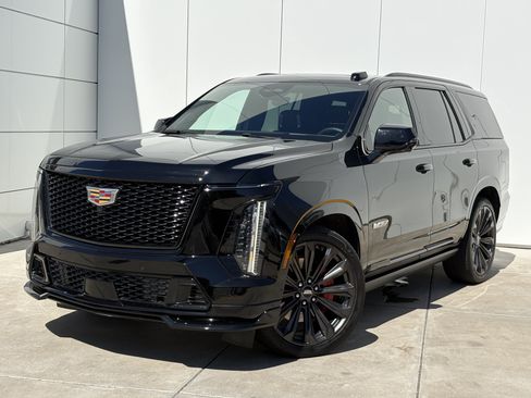 Used 2026 Cadillac Escalade V AWD/4WD image 2