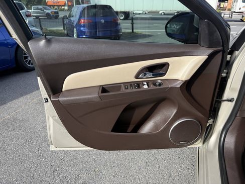 Used 2015 Chevrolet Cruze LT w/ Sun, Sound and Sport Package FWD image 23