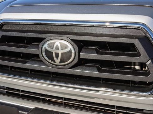 Used 2020 Toyota Tacoma SR5 image 13