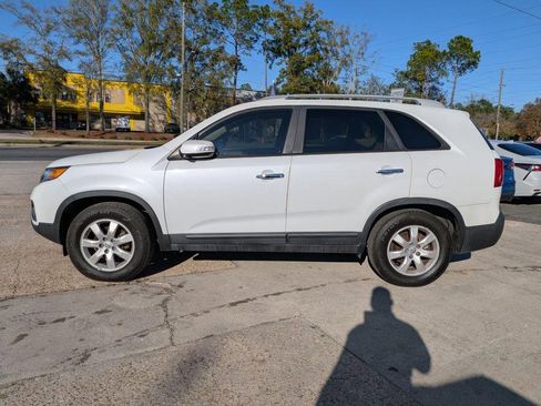 Used 2013 Kia Sorento LX w/ Convenience Pkg image 8