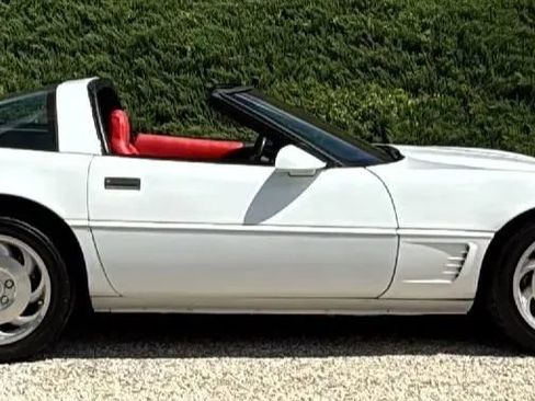 Used 1996 Chevrolet Corvette Coupe RWD image 7