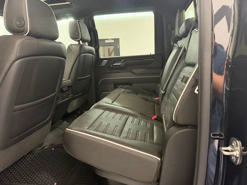 Used 2024 GMC Sierra 2500 AT4X AWD/4WD image 33