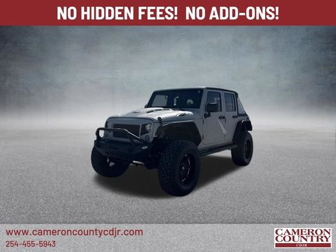 Used 2017 Jeep Wrangler Unlimited Rubicon w/ Cold Weather Group AWD/4WD image 8