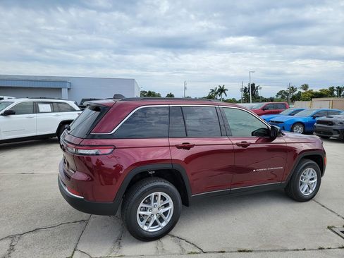 New 2026 Jeep Grand Cherokee Laredo RWD image 5