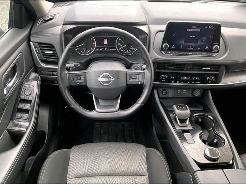 Used 2025 Nissan Rogue SV AWD/4WD image 5