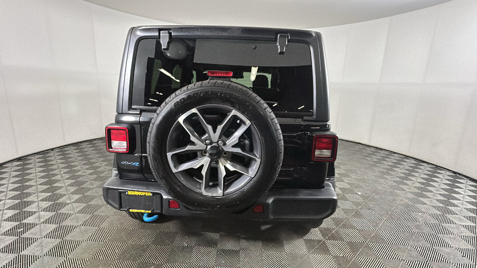 Used 2024 Jeep Wrangler Unlimited w/ Convenience Group AWD/4WD image 4