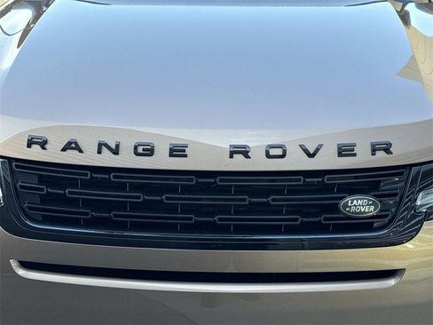 Used 2024 Land Rover Range Rover Evoque S image 10