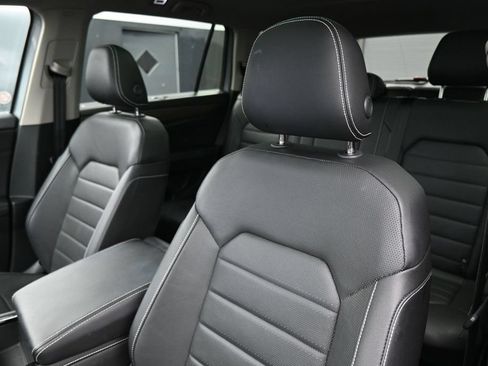Used 2025 Volkswagen Atlas SEL AWD/4WD image 12