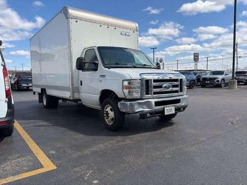 Used 2019 Ford E-350 and Econoline 350 Super Duty w/ Power Windows & Locks Group image 2