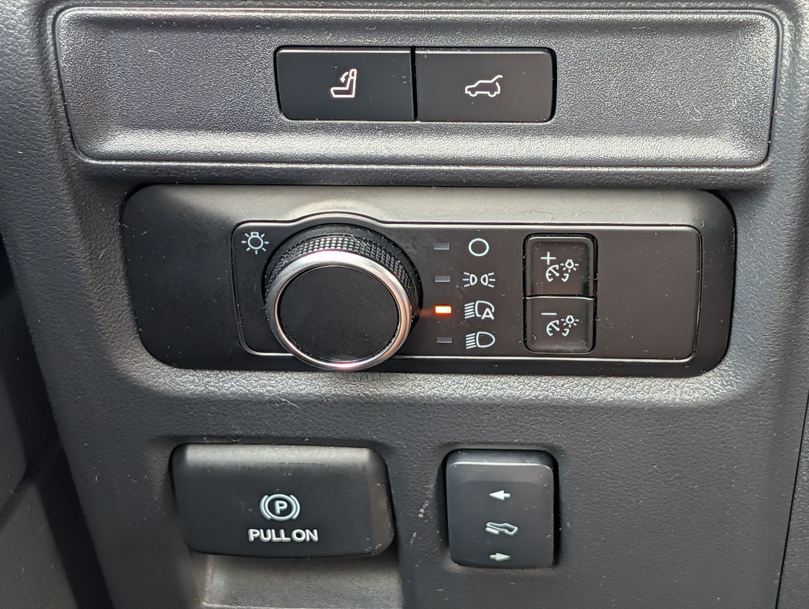 Used 2024 Ford Expedition XLT RWD image 25
