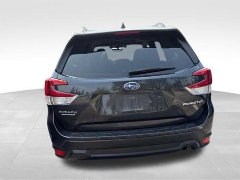 Used 2019 Subaru Forester Premium AWD/4WD image 9