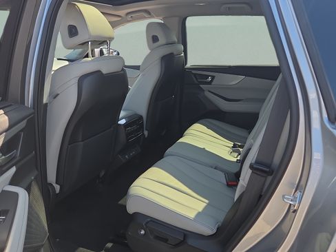 Used 2022 Acura MDX FWD w/ Technology Package image 11