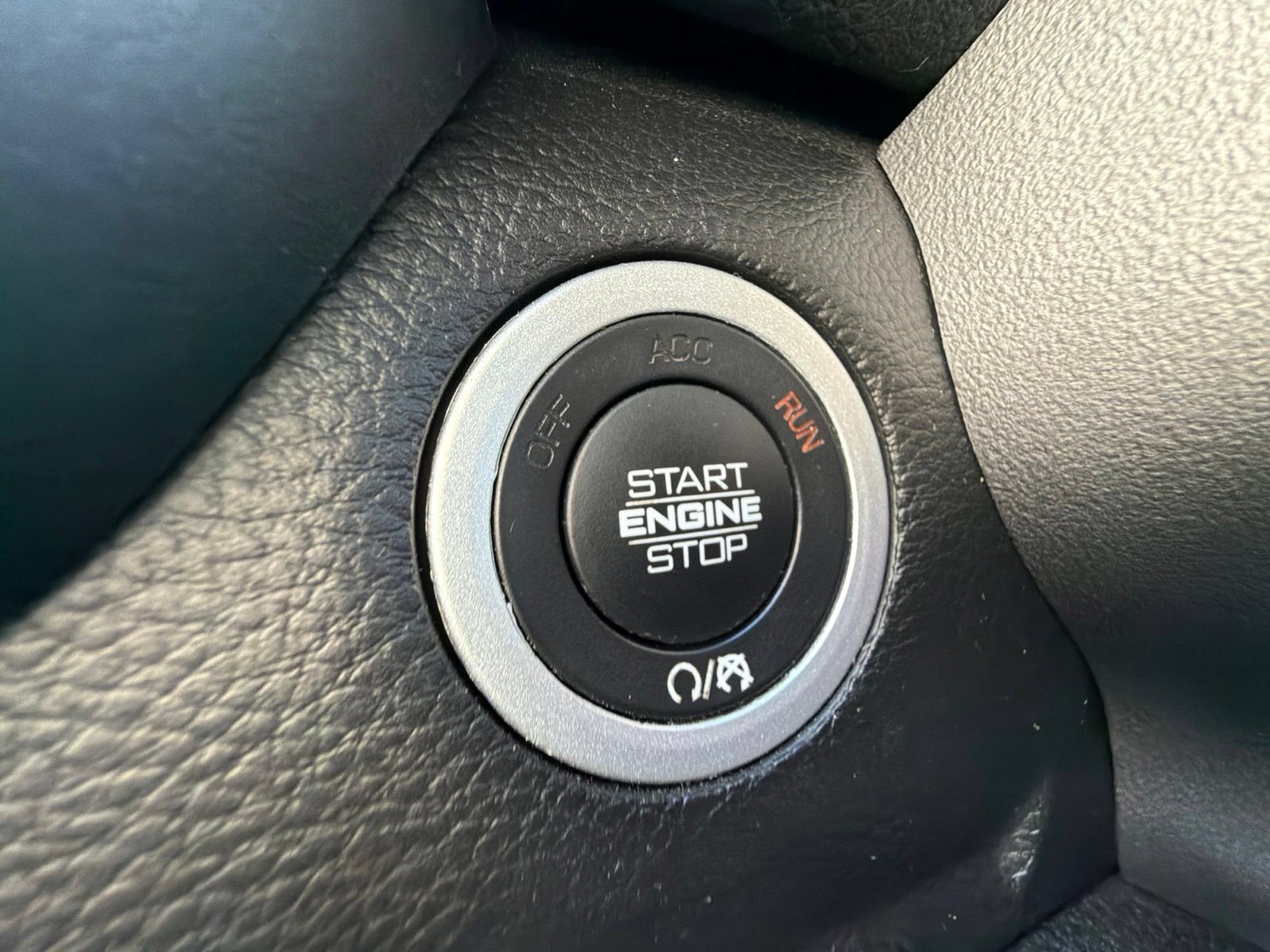 Used 2023 RAM 1500 Laramie AWD/4WD image 18