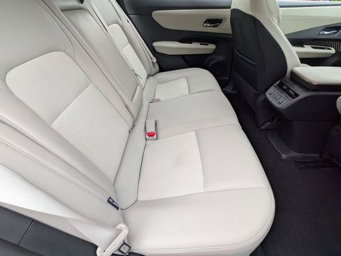 Used 2023 Nissan Ariya FWD image 24