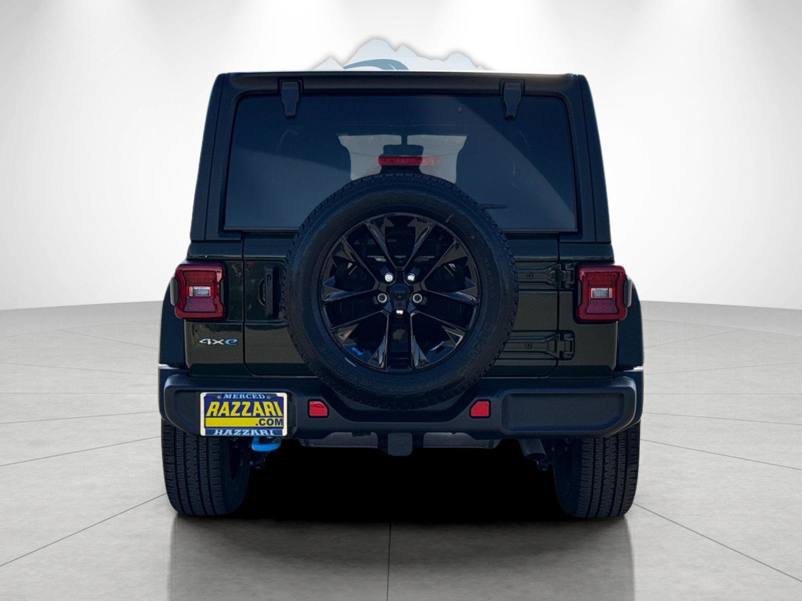 Used 2022 Jeep Wrangler Unlimited Sahara w/ Cold Weather Group AWD/4WD image 4