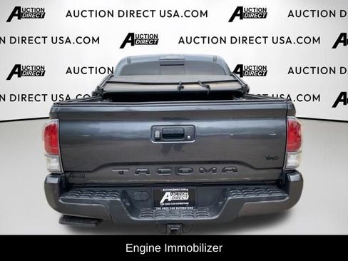 Used 2022 Toyota Tacoma TRD Sport AWD/4WD image 5