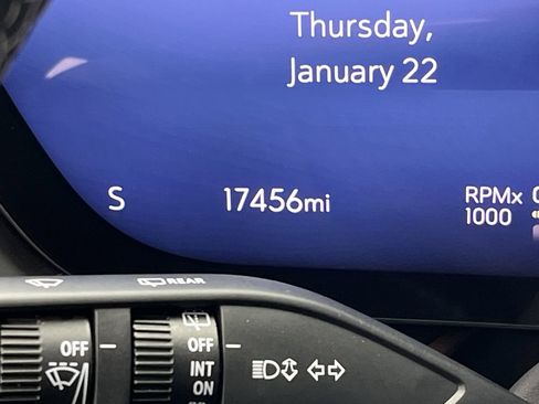 Certified 2025 Buick Envision Sport Touring image 18