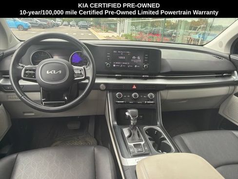 Certified 2024 Kia Carnival LX FWD image 8