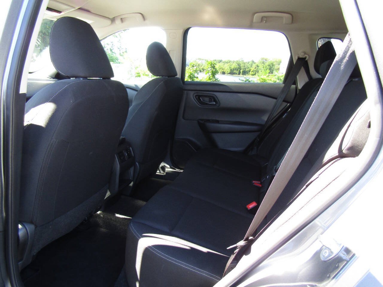 Used 2024 Nissan Rogue S AWD/4WD image 12