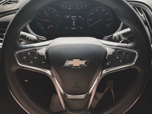 Used 2018 Chevrolet Malibu LS FWD image 8