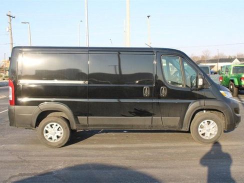 New 2025 RAM ProMaster 2500 w/ Quick Order Package 22G SLT image 2