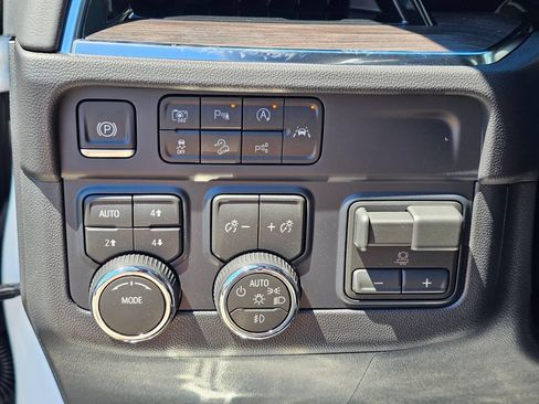 New 2026 Chevrolet Tahoe Z71 w/ Comfort Package AWD/4WD image 27