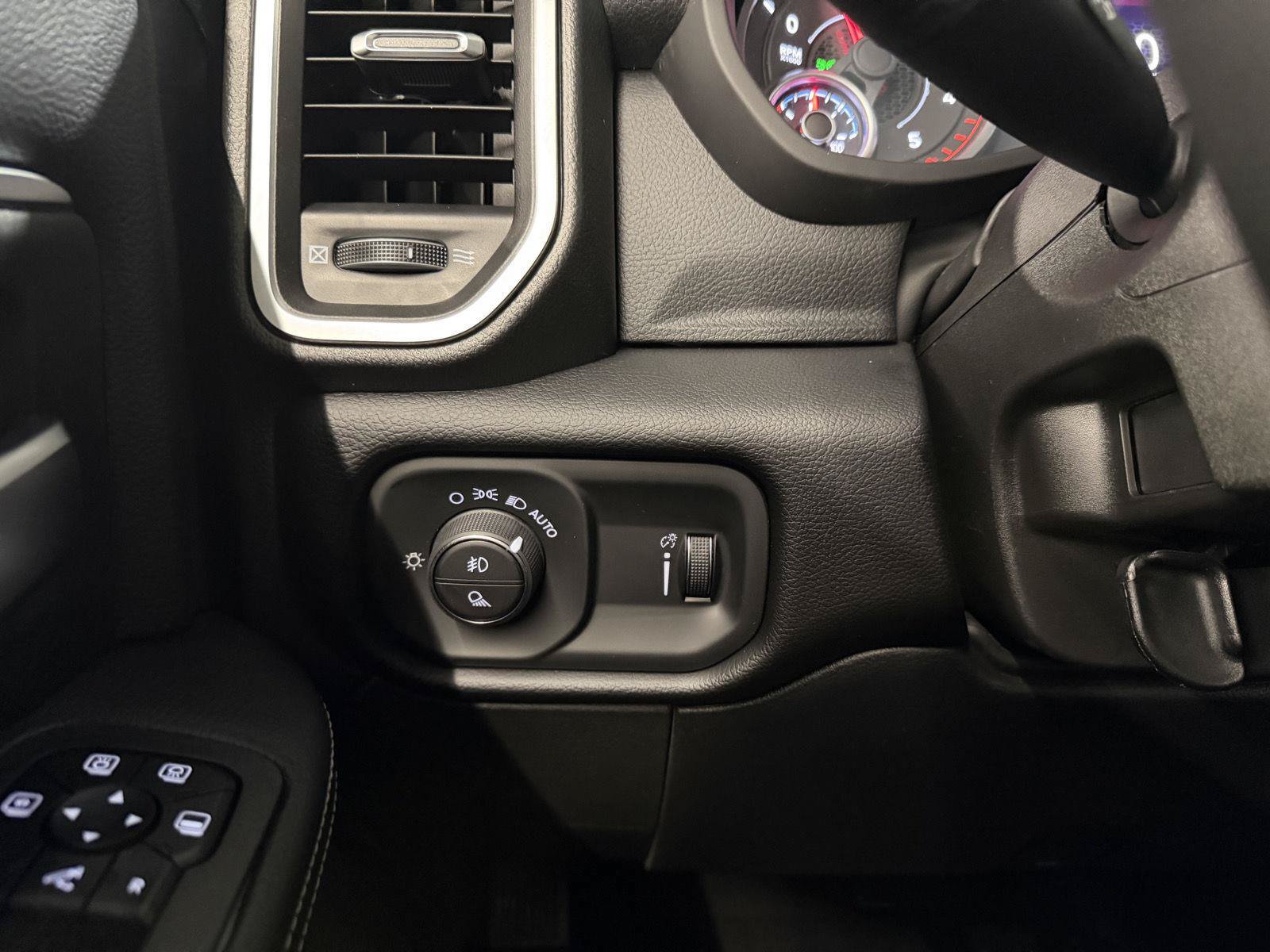 New 2027 RAM 3500 Big Horn AWD/4WD image 15