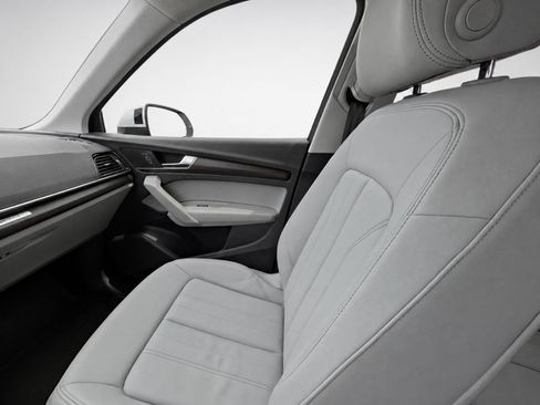 Certified 2025 Audi Q5 2.0T Premium AWD/4WD image 18