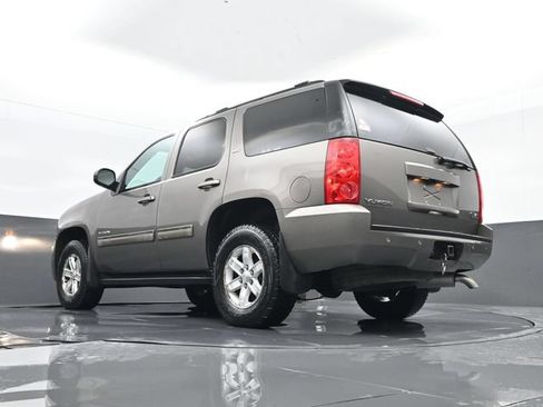 Used 2014 GMC Yukon SLT w/ SLT-2 Equipment Package AWD/4WD image 25