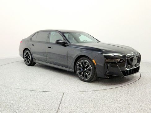 Used 2025 BMW 740i RWD image 3