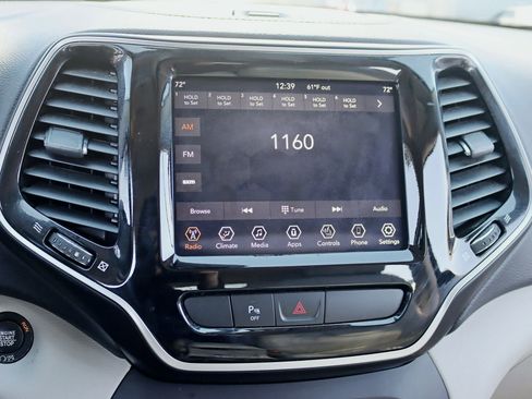 Used 2019 Jeep Cherokee Limited image 22