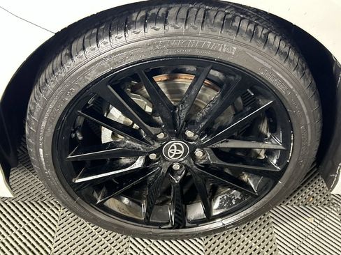 Used 2024 Toyota Camry XSE image 9