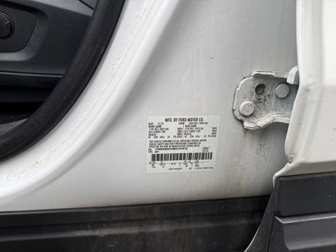 Used 2021 Ford Explorer XLT w/ Equipment Group 202A AWD/4WD image 30
