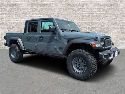 New 2025 Jeep Gladiator Sport