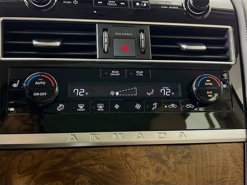 Used 2024 Nissan Armada SL w/ Captain's Chairs Package image 18