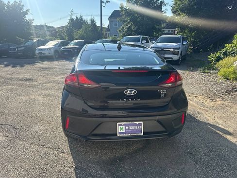 Used 2017 Hyundai Ioniq Blue FWD image 5