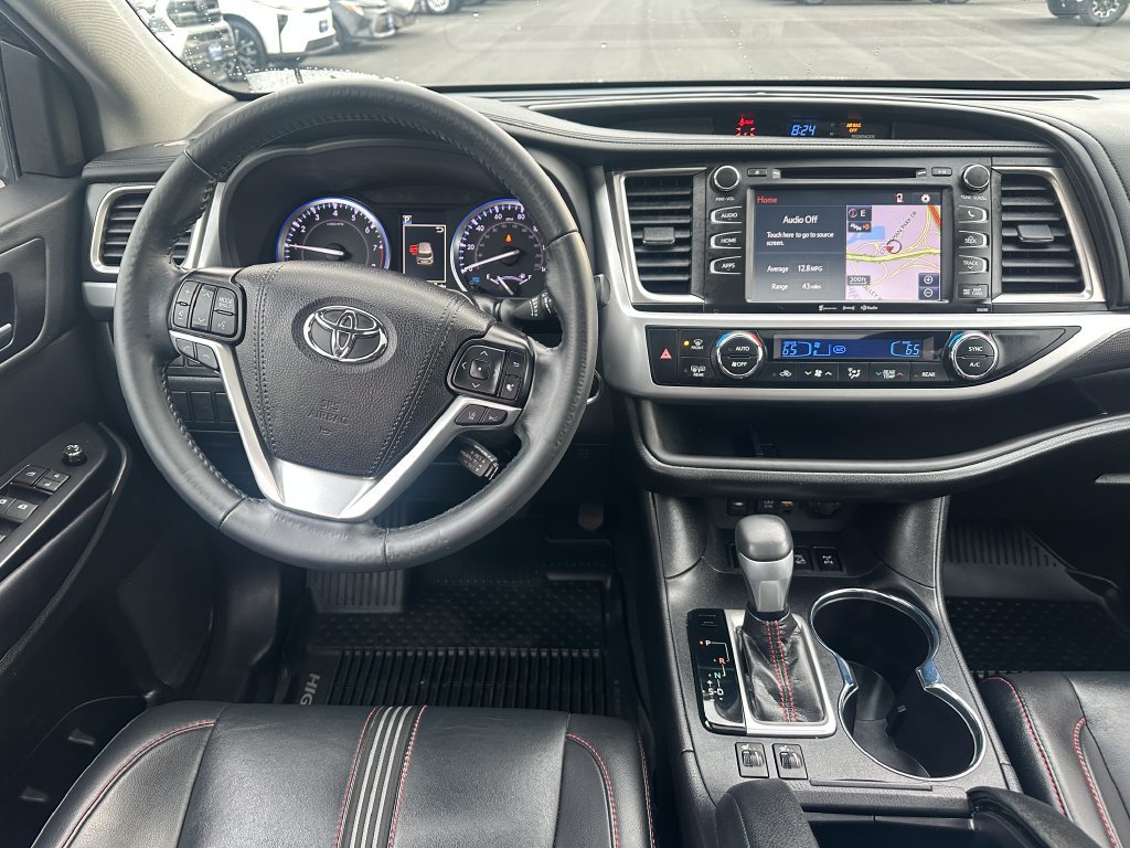 Used 2019 Toyota Highlander SE AWD/4WD image 16