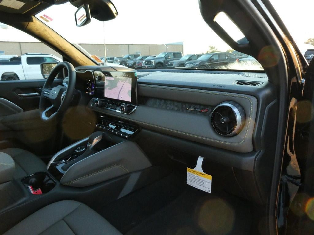New 2026 Chevrolet Colorado ZR2 w/ Technology Package AWD/4WD image 11