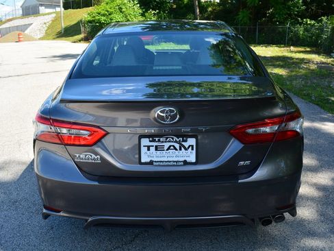 Used 2018 Toyota Camry SE w/ Convenience Package FWD image 6