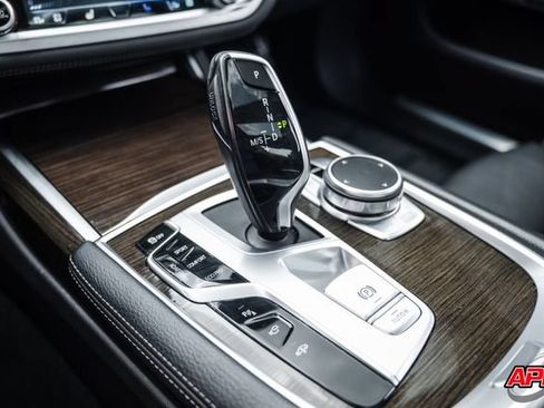 Used 2020 BMW 740i w/ Cold Weather Package RWD image 19